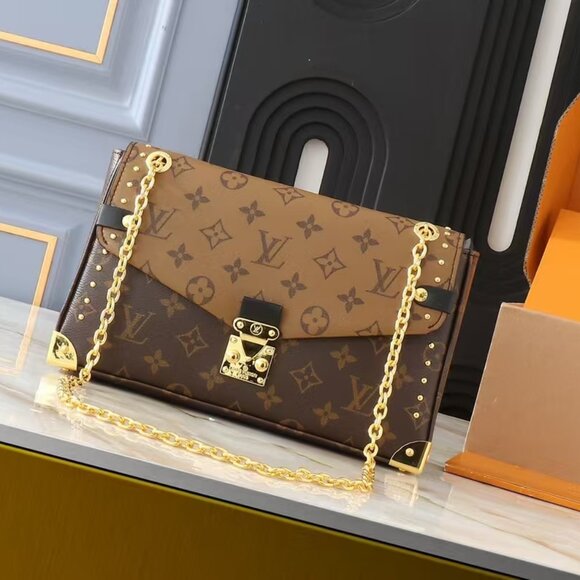 Louis Vuitton Women's Handbags - Picture 1 of 9